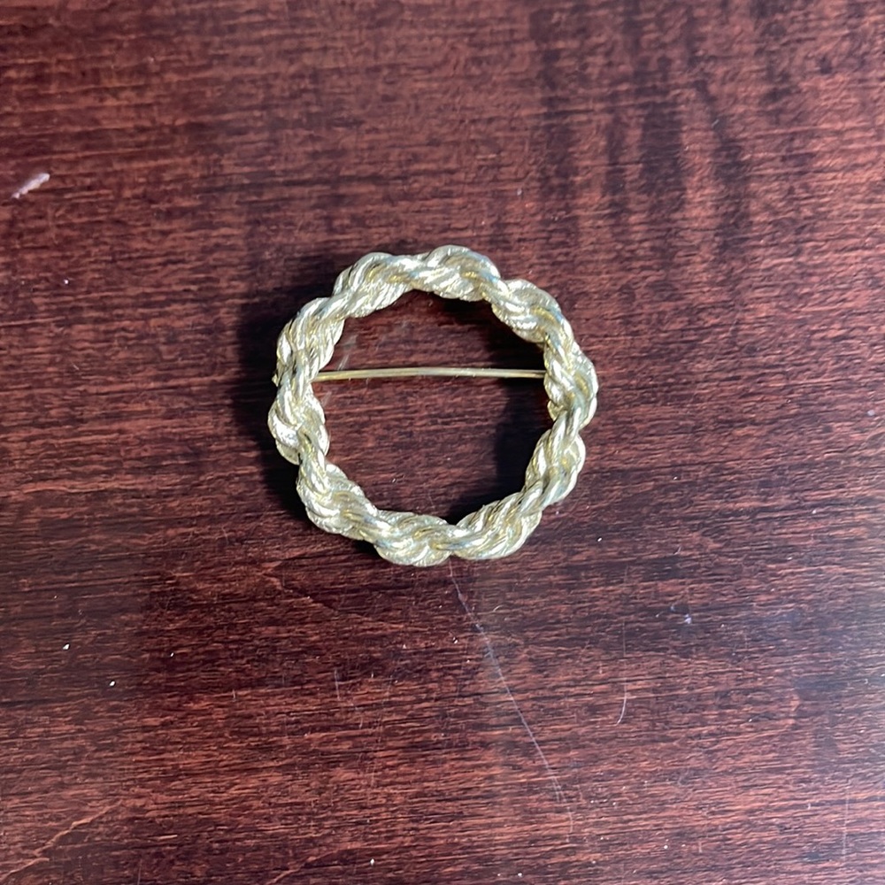 Vintage Napier double rope brooch